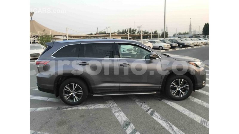 Big with watermark toyota highlander maseru import dubai 11871