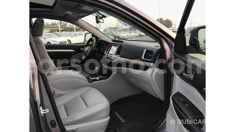 Big with watermark toyota highlander maseru import dubai 11871