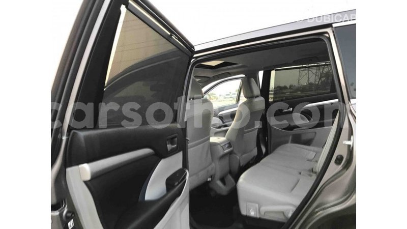 Big with watermark toyota highlander maseru import dubai 11871