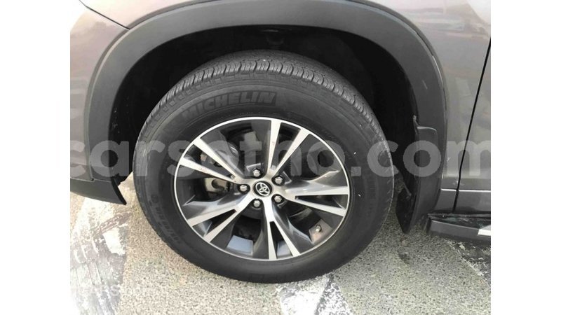 Big with watermark toyota highlander maseru import dubai 11871