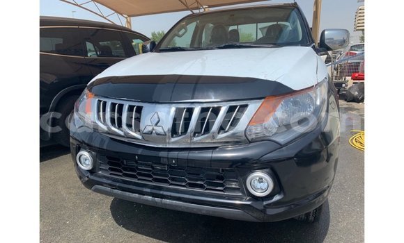 Sayi Imported Mitsubishi L200 Black Mota in Import - Dubai a Maseru Sayi Imported Mitsubishi L200 Black Mota in Import - Dubai a Maseru