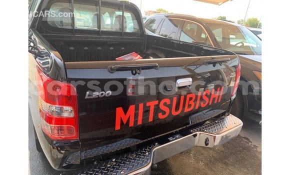 Sayi Imported Mitsubishi L200 Black Mota in Import - Dubai a Maseru Sayi Imported Mitsubishi L200 Black Mota in Import - Dubai a Maseru
