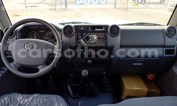 Sayi Imported Toyota Land Cruiser Beige Mota in Import - Dubai a Maseru Sayi Imported Toyota Land Cruiser Beige Mota in Import - Dubai a Maseru