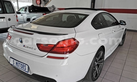 Acheter Occasion Voiture BMW 600 Blanc à Mafeteng, Mafeteng Acheter Occasion Voiture BMW 600 Blanc à Mafeteng, Mafeteng