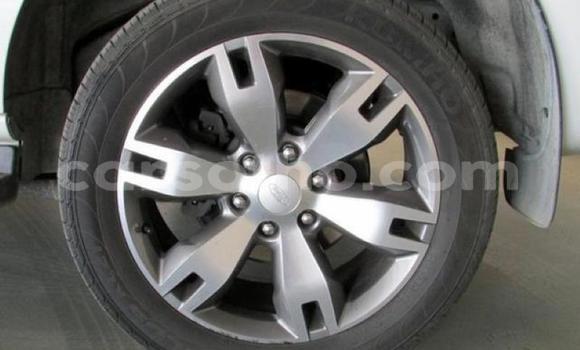 Sayi Na hannu Ford Everest White Mota in Butha Buthe a Butha-Buthe Sayi Na hannu Ford Everest White Mota in Butha Buthe a Butha-Buthe