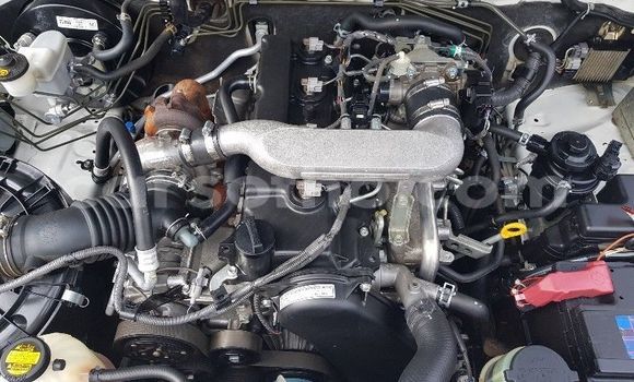 Sayi Na hannu Toyota Hilux White Mota in Maseru a Maseru Sayi Na hannu Toyota Hilux White Mota in Maseru a Maseru