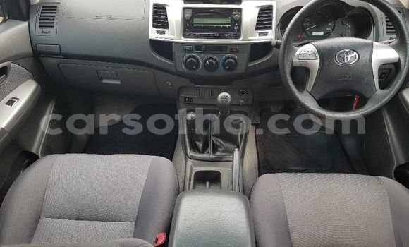 Sayi Na hannu Toyota Hilux White Mota in Maseru a Maseru Sayi Na hannu Toyota Hilux White Mota in Maseru a Maseru