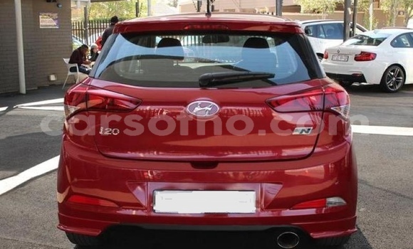Acheter Occasion Voiture Hyundai i20 Rouge à Hlotse, Leribe Acheter Occasion Voiture Hyundai i20 Rouge à Hlotse, Leribe