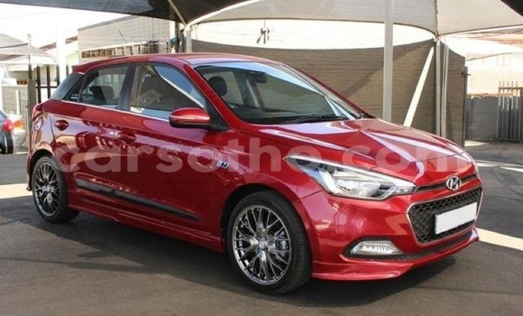 Acheter Occasion Voiture Hyundai i20 Rouge à Hlotse, Leribe Acheter Occasion Voiture Hyundai i20 Rouge à Hlotse, Leribe