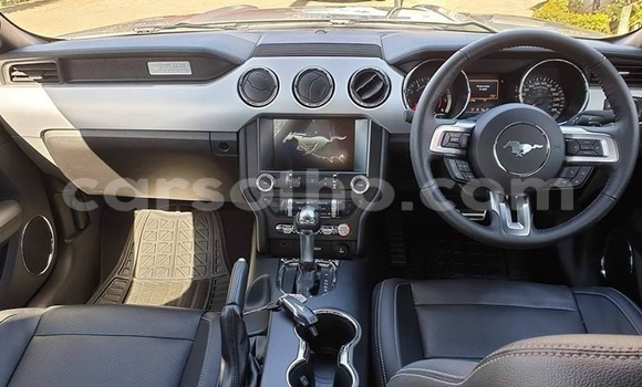 Sayi Na hannu Ford Mustang Silver Mota in Maputsoa a Leribe Sayi Na hannu Ford Mustang Silver Mota in Maputsoa a Leribe