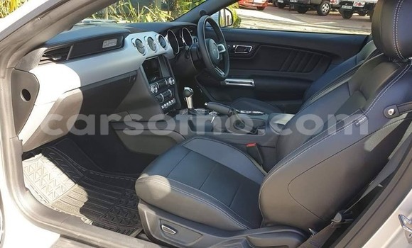 Sayi Na hannu Ford Mustang Silver Mota in Maputsoa a Leribe Sayi Na hannu Ford Mustang Silver Mota in Maputsoa a Leribe