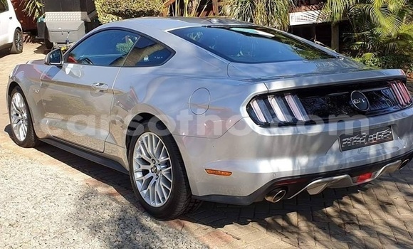 Sayi Na hannu Ford Mustang Silver Mota in Maputsoa a Leribe Sayi Na hannu Ford Mustang Silver Mota in Maputsoa a Leribe