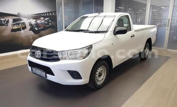 Buy Used Toyota Hilux White Car in Maseru in Maseru Buy Used Toyota Hilux White Car in Maseru in Maseru