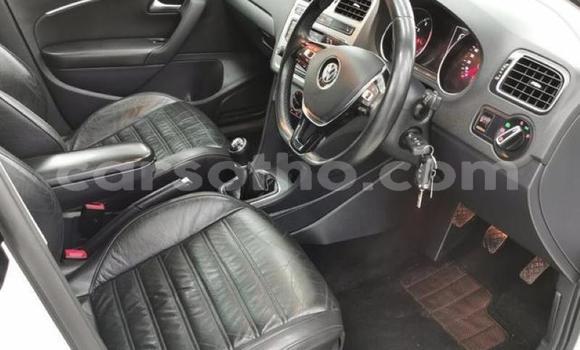 اشتري مستعمل Volkswagen Golf White سيارة في Hlotse في Leribe اشتري مستعمل Volkswagen Golf White سيارة في Hlotse في Leribe