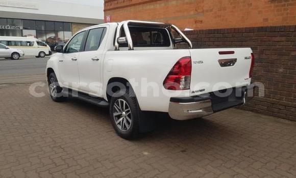 Acheter Occasion Voiture Toyota Hilux Blanc à Roma, Maseru Acheter Occasion Voiture Toyota Hilux Blanc à Roma, Maseru