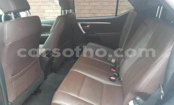 اشتري مستعمل Toyota Fortuner White سيارة في Maseru في Maseru اشتري مستعمل Toyota Fortuner White سيارة في Maseru في Maseru