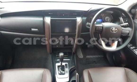 اشتري مستعمل Toyota Fortuner White سيارة في Maseru في Maseru اشتري مستعمل Toyota Fortuner White سيارة في Maseru في Maseru