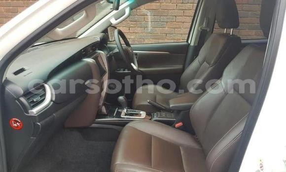 اشتري مستعمل Toyota Fortuner White سيارة في Maseru في Maseru اشتري مستعمل Toyota Fortuner White سيارة في Maseru في Maseru