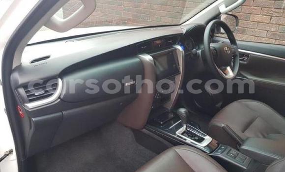 اشتري مستعمل Toyota Fortuner White سيارة في Maseru في Maseru اشتري مستعمل Toyota Fortuner White سيارة في Maseru في Maseru