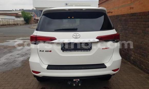 اشتري مستعمل Toyota Fortuner White سيارة في Maseru في Maseru اشتري مستعمل Toyota Fortuner White سيارة في Maseru في Maseru