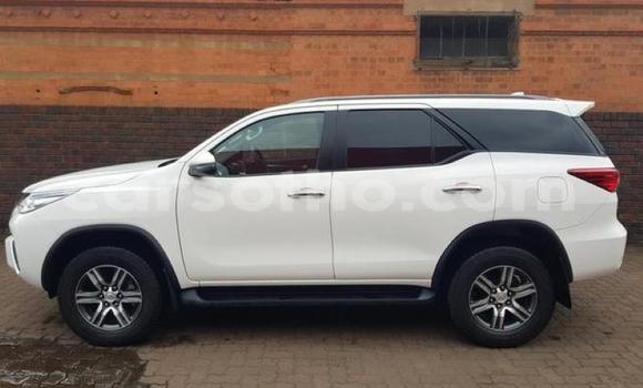 اشتري مستعمل Toyota Fortuner White سيارة في Maseru في Maseru اشتري مستعمل Toyota Fortuner White سيارة في Maseru في Maseru