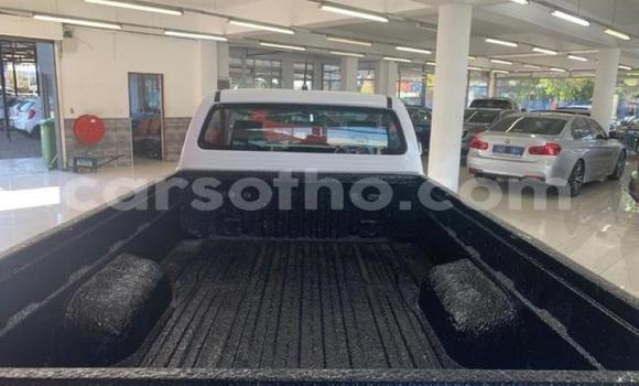 اشتري مستعمل Toyota Hilux White سيارة في Maseru في Maseru اشتري مستعمل Toyota Hilux White سيارة في Maseru في Maseru