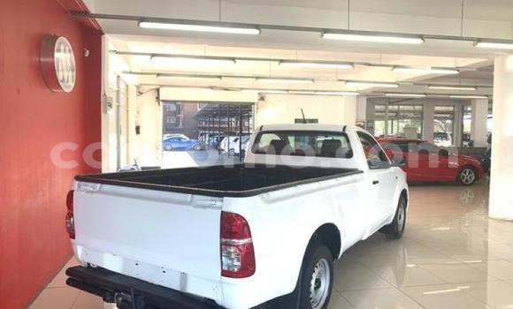اشتري مستعمل Toyota Hilux White سيارة في Maseru في Maseru اشتري مستعمل Toyota Hilux White سيارة في Maseru في Maseru