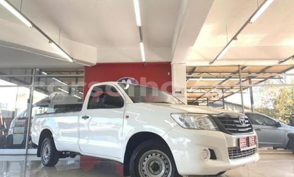 اشتري مستعمل Toyota Hilux White سيارة في Maseru في Maseru اشتري مستعمل Toyota Hilux White سيارة في Maseru في Maseru