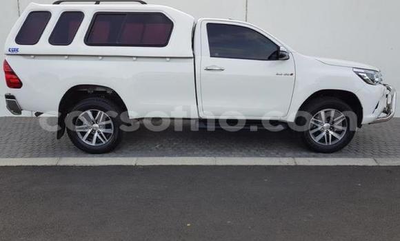Acheter Occasion Voiture Toyota Hilux Blanc à Maputsoe, Leribe Acheter Occasion Voiture Toyota Hilux Blanc à Maputsoe, Leribe