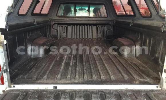 Acheter Occasion Voiture Toyota Hilux Blanc à Maputsoe, Leribe Acheter Occasion Voiture Toyota Hilux Blanc à Maputsoe, Leribe