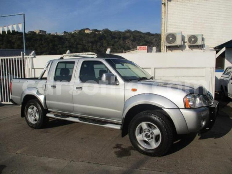 Big with watermark nissan np 300 leribe maputsoe 11933