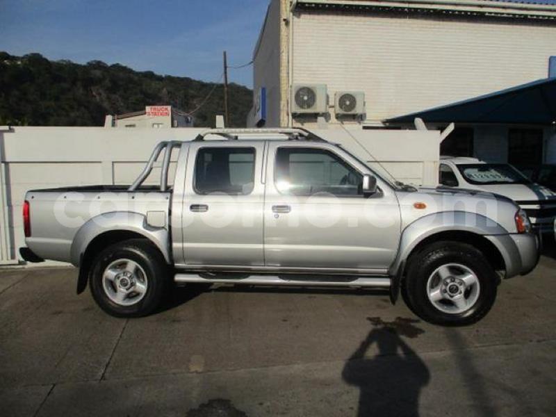 Big with watermark nissan np 300 leribe maputsoe 11933