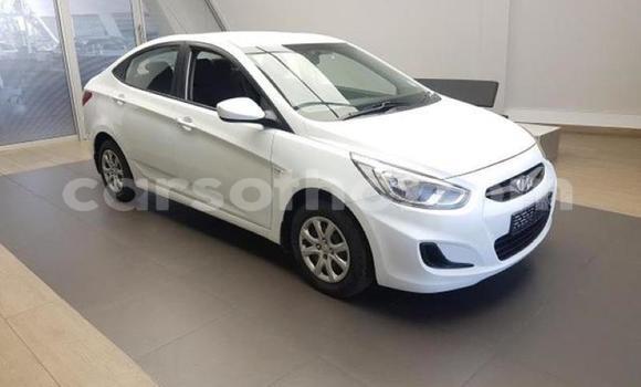 اشتري مستعمل Hyundai Accent White سيارة في Maseru في Maseru اشتري مستعمل Hyundai Accent White سيارة في Maseru في Maseru