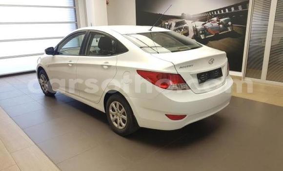 اشتري مستعمل Hyundai Accent White سيارة في Maseru في Maseru اشتري مستعمل Hyundai Accent White سيارة في Maseru في Maseru