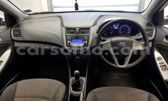 اشتري مستعمل Hyundai Accent White سيارة في Maseru في Maseru اشتري مستعمل Hyundai Accent White سيارة في Maseru في Maseru