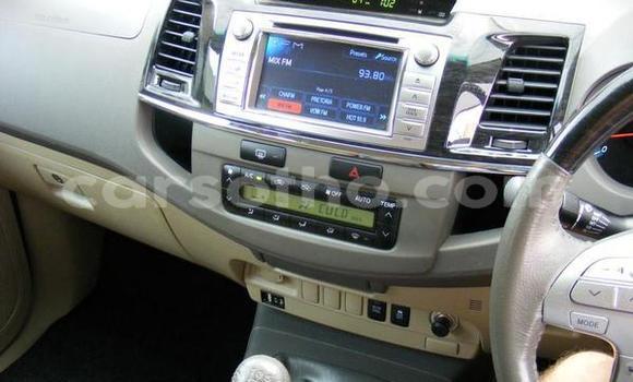 Acheter Occasion Voiture Toyota Fortuner Beige à Maseru, Maseru Acheter Occasion Voiture Toyota Fortuner Beige à Maseru, Maseru