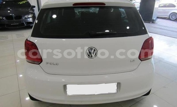 Buy Used Volkswagen Polo White Car in Hlotse in Leribe Buy Used Volkswagen Polo White Car in Hlotse in Leribe