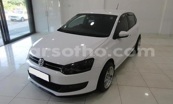 Buy Used Volkswagen Polo White Car in Hlotse in Leribe Buy Used Volkswagen Polo White Car in Hlotse in Leribe