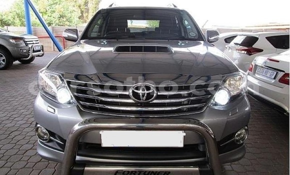 Buy Used Toyota Fortuner Silver Car in Hlotse in Leribe Buy Used Toyota Fortuner Silver Car in Hlotse in Leribe