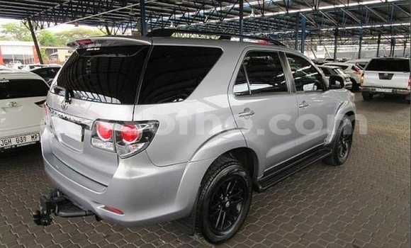 Buy Used Toyota Fortuner Silver Car in Hlotse in Leribe Buy Used Toyota Fortuner Silver Car in Hlotse in Leribe
