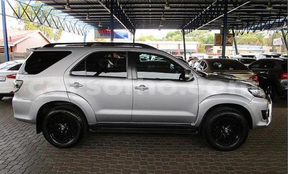 Buy Used Toyota Fortuner Silver Car in Hlotse in Leribe Buy Used Toyota Fortuner Silver Car in Hlotse in Leribe
