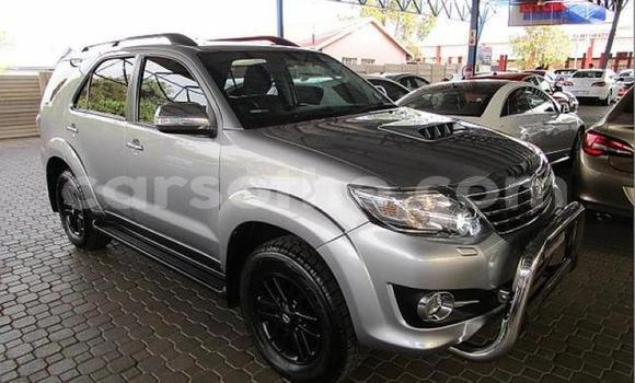 Buy Used Toyota Fortuner Silver Car in Hlotse in Leribe Buy Used Toyota Fortuner Silver Car in Hlotse in Leribe