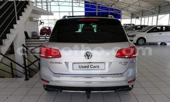 Sayi Na hannu Volkswagen Touareg Silver Mota in Roma a Maseru Sayi Na hannu Volkswagen Touareg Silver Mota in Roma a Maseru