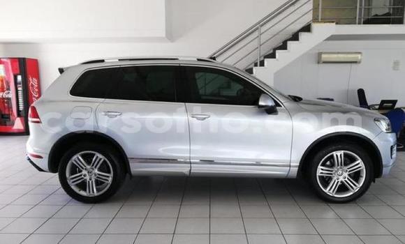 Sayi Na hannu Volkswagen Touareg Silver Mota in Roma a Maseru Sayi Na hannu Volkswagen Touareg Silver Mota in Roma a Maseru