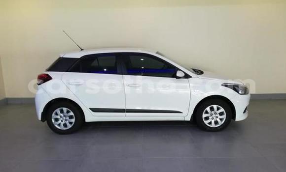 Acheter Occasion Voiture Hyundai i20 Blanc à Thaba–Tseka, Mafeteng Acheter Occasion Voiture Hyundai i20 Blanc à Thaba–Tseka, Mafeteng