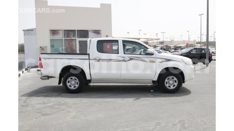 Big with watermark toyota hilux maseru import dubai 11956