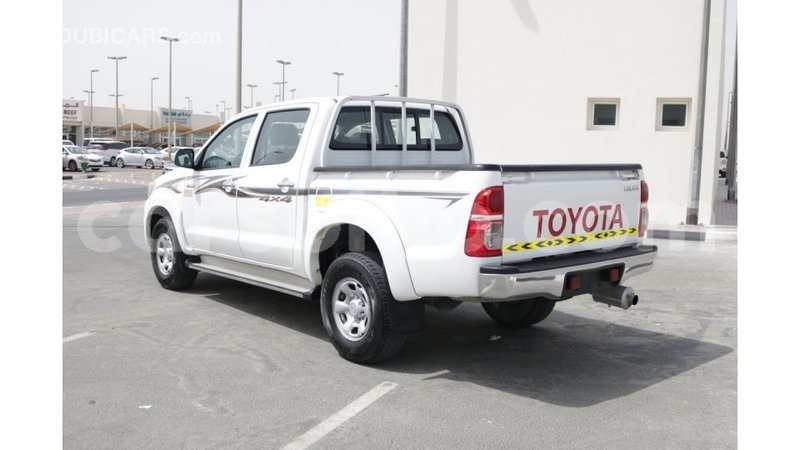 Big with watermark toyota hilux maseru import dubai 11956