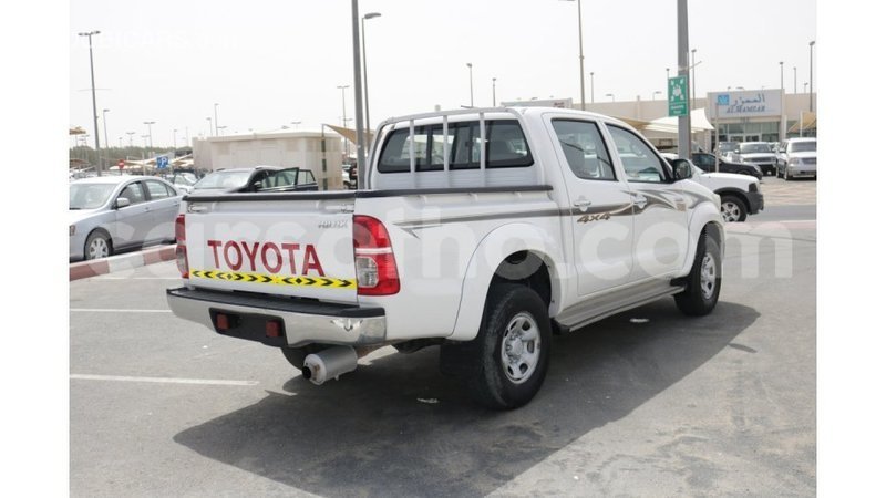 Big with watermark toyota hilux maseru import dubai 11956