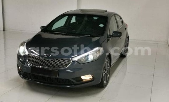 Buy Used Kia Cerato Beige Car in Maputsoe in Leribe Buy Used Kia Cerato Beige Car in Maputsoe in Leribe