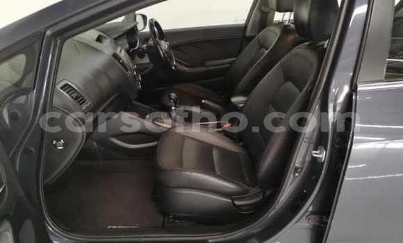 Buy Used Kia Cerato Beige Car in Maputsoe in Leribe Buy Used Kia Cerato Beige Car in Maputsoe in Leribe